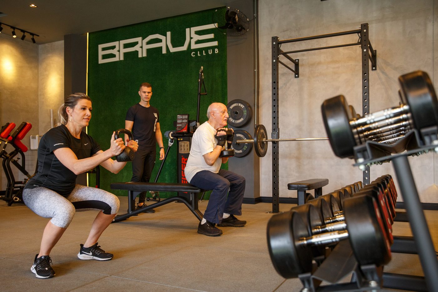 Alunos treinando força na Brave Cllub